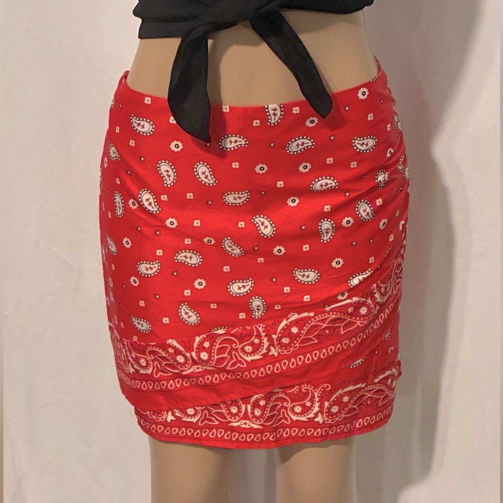 SHEIN Red Paisley Bandana Print Skirt